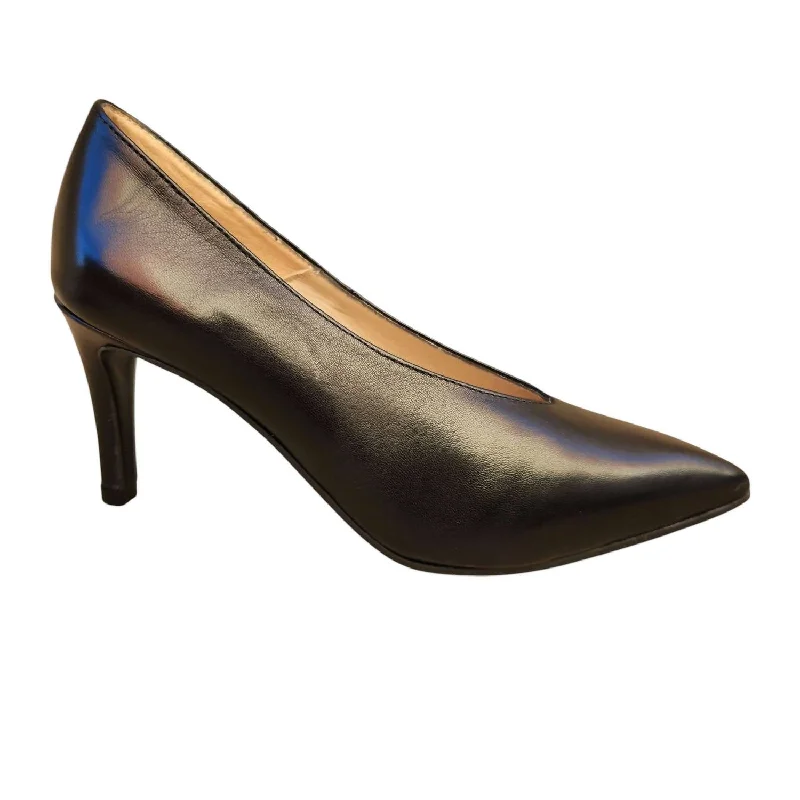 Style Redefined Women's Leather Pump In Black Leather