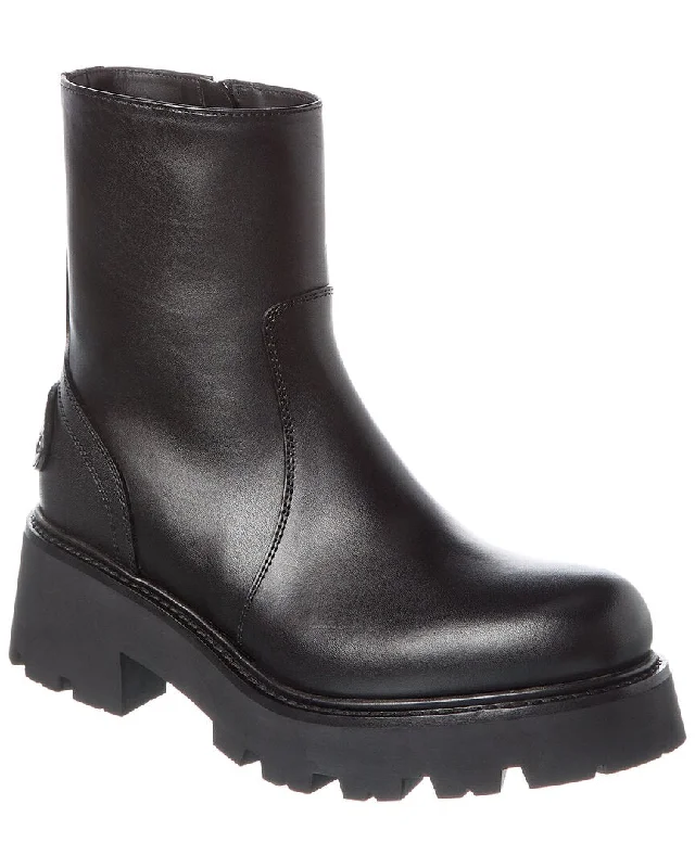 Classic Chic Deals CELINE Zipped Leather Boot