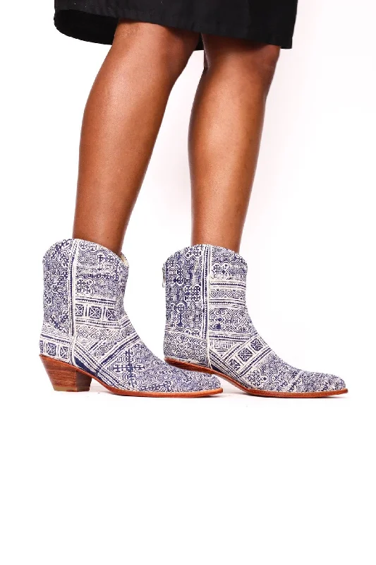 Modern Casual Shoes BATIK INDIGO BOOTIES NATASHA